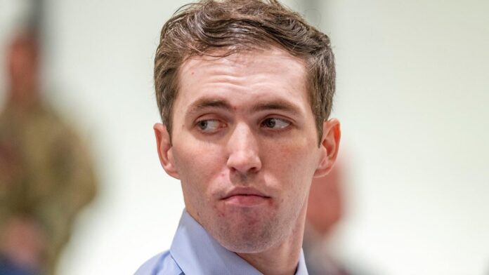 tyler-robinson-habria-expresado-arrepentimiento-tras-el-homicidio-de-charlie-kirk,-segun-testigo
