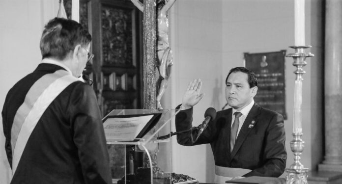 ¿quien-es-flavio-cruz?-el-nuevo-ministro-de-trabajo,-el-proceso-por-alimentos-que-afronto-y-su-defensa-de-vladimir-cerron