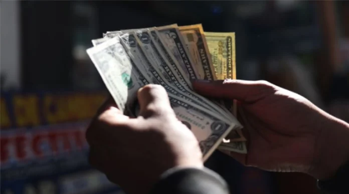 el-dolar-oficial-vuelve-a-subir-y-se-cotiza-en-bs-10,24