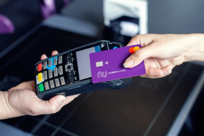 nubank-demandado-despues-de-que-una-deuda-de-tarjeta-de-$664-se-disparara-a-$616,000