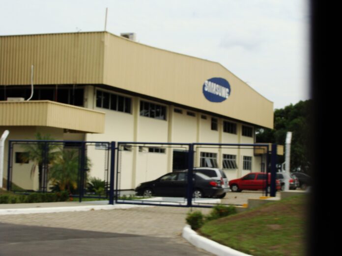 las-fabricas-de-brasil-cayeron-en-nueve-de-quince-regiones