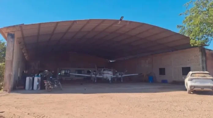 felcn-halla-pista-clandestina-y-un-hangar-con-una-avioneta-durante-allanamiento-en-chane