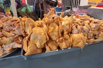 sube-el-precio-del-pollo-a-bs-13,50-en-mercados-crucenos