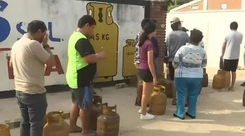 vecinos-denuncian-que-camiones-con-glp-no-llegan-a-los-barrios