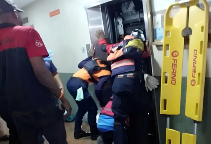 prohibieron-el-uso-de-ascensores-sin-autorizacion-certificada-en-aragua-tras-accidente-que-dejaron-tres-tecnicos-heridos