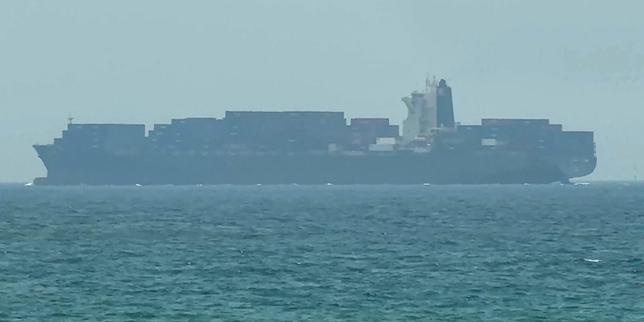 en-direct,-guerre-au-moyen-orient:-les-etats-unis-menent-de-nouvelles-frappes-en-iran;-teheran-revendique-des-attaques-contre-des-facilitys-americaines-a-oman-et-bahrein
