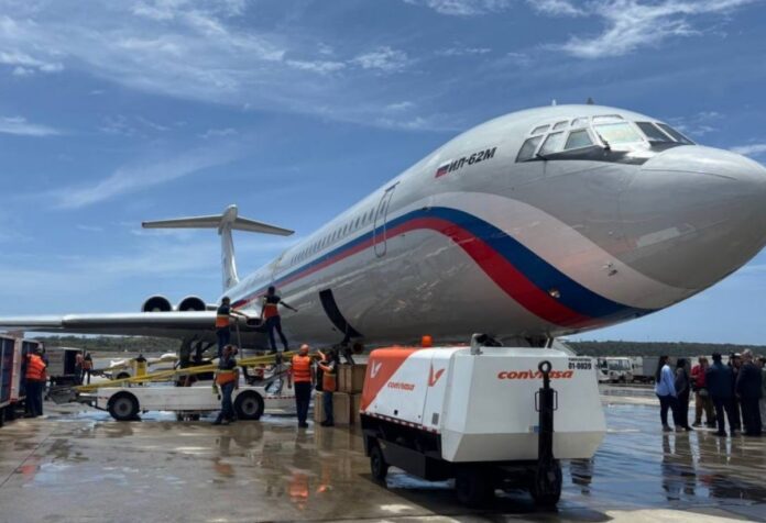 avion-ruso-llego-a-venezuela-con-10-toneladas-de-ayuda-humanitaria-para-afectados-por-los-terremotos