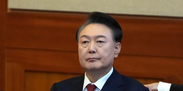 coree-du-sud:-el-ex-presidente-yoon-suk-yeol-condenado-a-dos-anos-de-prision-por-sondajes-ilegales