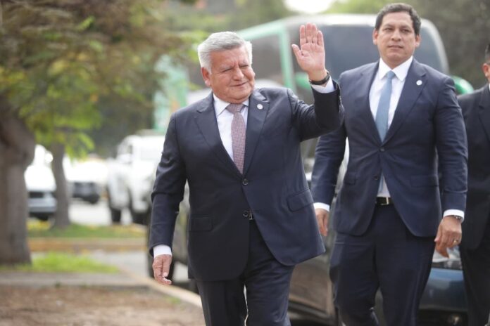 cesar-acuna-visita-a-la-presidenta-electa-keiko-fujimori-en-su-oficina-de-san-isidro