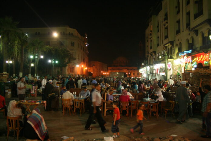 la-inflacion-en-egipto-se-enfria-al-12,2%,-pero-las-tasas-se-mantienen-en-el-19%