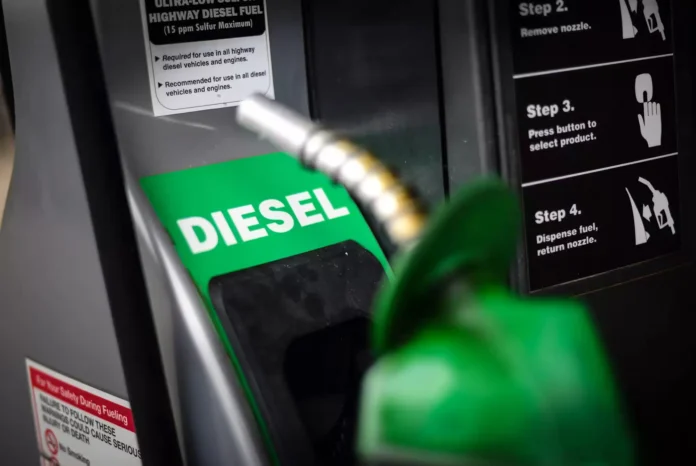 los-precios-del-diesel-en-brasil-actuan-como-si-el-petroleo-costara-140-dolares-el-barril,-no-72-dolares