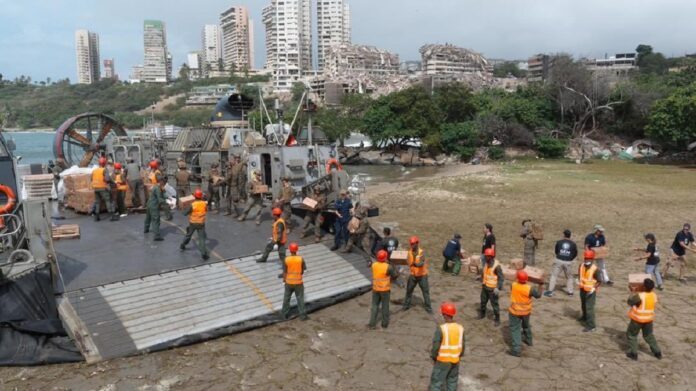 asi-es-el-imponente-aerodeslizador-militar-que-utilizo-ee-uu-para-descargar-ayuda-humanitaria-en-la-guaira