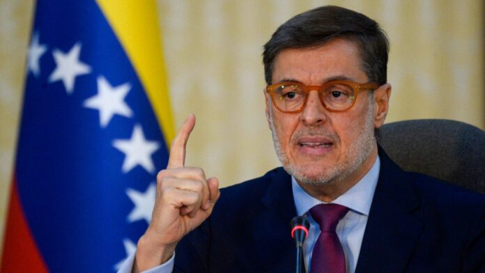 venezuela-unifica-los-despachos-de-relaciones-exteriores-y-comercio-exterior-bajo-la-direccion-de-felix-plasencia