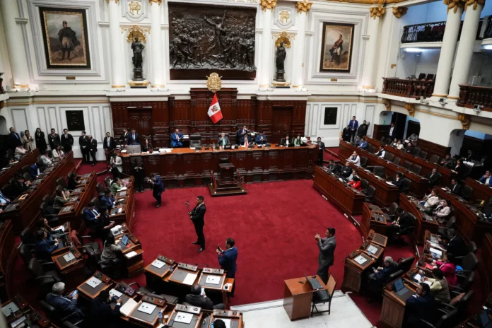 fallo-judicial-peruano-entrega-a-fujimori-una-herramienta-para-deshacer-leyes-costosas