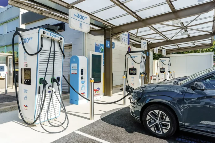 una-empresa-de-cali-apuesta-fuerte-por-los-cargadores-de-vehiculos-electricos-que-faltan-en-colombia
