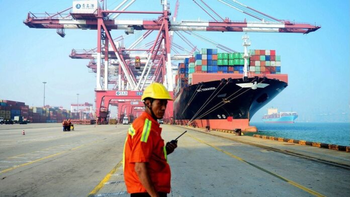 las-exportaciones-de-china-se-dispararon-un-27%-en-junio-y-las-importaciones-tocaron-maximos-en-cinco-anos,-impulsadas-por-la-ia