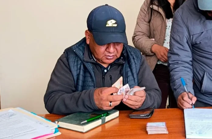 decreto-supremo-5654-fija-los-descuentos-autorizados-en-el-nivel-central-ya-jubilados
