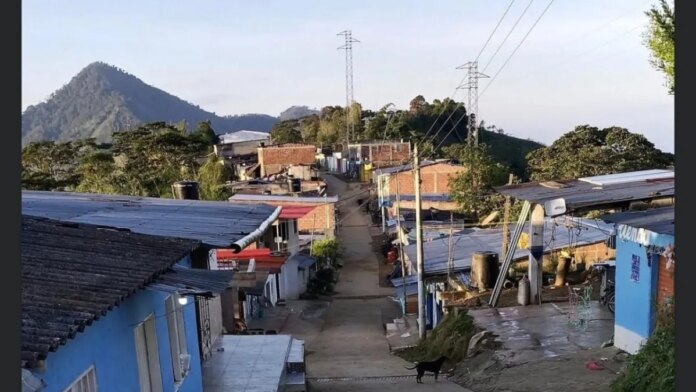 un-nuevo-pulso-por-la-tierra-enfrenta-a-comunidades-de-taganga-y-palmor-con-pueblos-indigenas-de-la-sierra-nevada-de-santa-marta