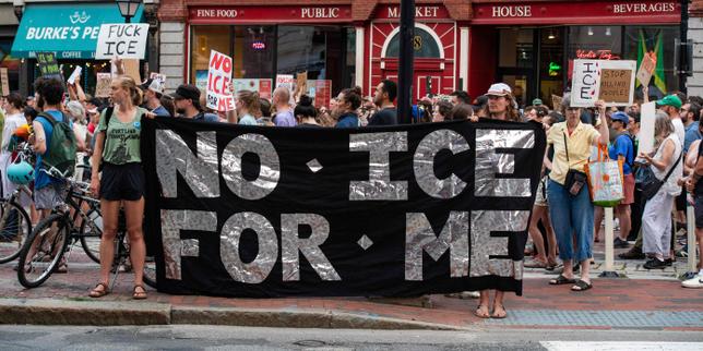 la-administracion-trump-ordeno-la-suspension-de-los-controles-ruteadores-de-ice-y-la-policia-federal-de-inmigracion.