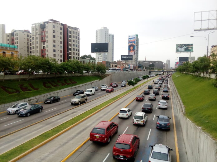 congestion-vehicular-en-lima-le-cuesta-al-peru-s/30-mil-millones-al-ano,-advierte-industria-automotriz