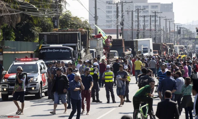 camioneros-brasilenos-desconvocan-huelga-despues-de-que-el-senado-aprobara-la-ley-de-transporte-de-mercancias