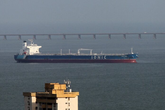 interinato-viola-la-constitucion-en-negocios-con-el-petroleo,-denuncia-mendoza-potella