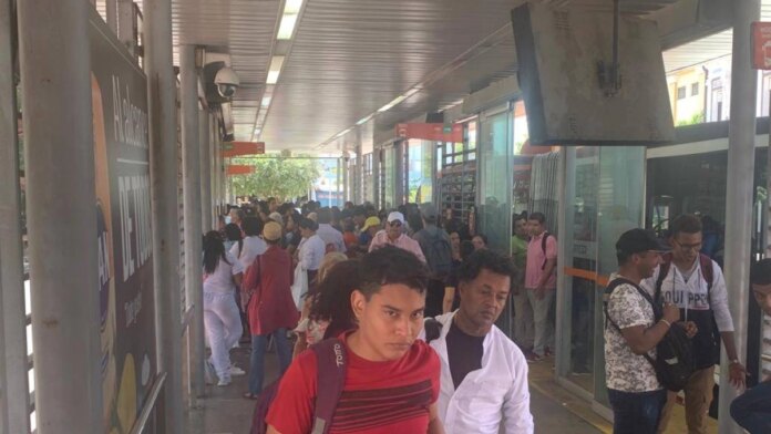 cartagena:-transcaribe-pone-en-marcha-la-tarifa-diferencial-con-un-subsidio-de-$-1.000-por-pasaje,-para-un-descuento-del-25,64%-sobre-la-tarifa-actual