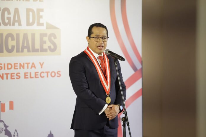 presidente-del-jne-sobre-entrega-de-credenciales-a-keiko-fujimori:-“marca-un-hito-historico-en-torno-a-la-participacion-femenina”