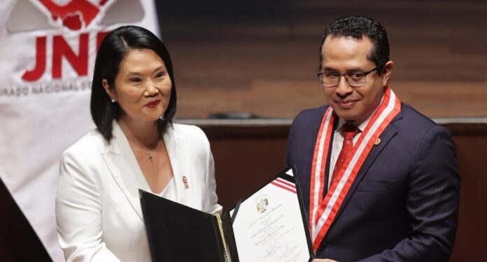 keiko-fujimori:-asi-fue-la-entrega-de-credenciales-como-presidenta-electa-|-galeria