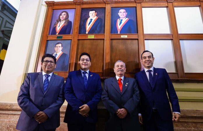 congreso-de-la-republica-otorga-medalla-de-honor-en-grado-de-gran-cruz-al-expresidente-jose-jeri