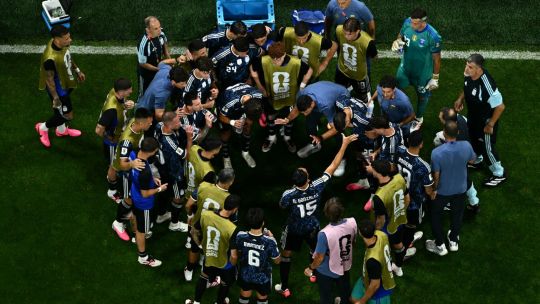 lionel-scaloni:-argentina-olio-“sangre-en-agua”-en-la-victoria-de-inglaterra