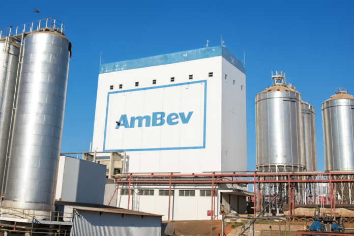 cervecera-brasilena-ambev-aumenta-15%-gracias-a-ganancias-superiores,-elevando-al-ibovespa