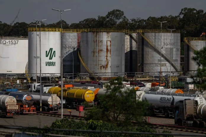 vibra-y-ultrapar-obtienen-mejoras-tras-la-salida-de-cppib-de-canada