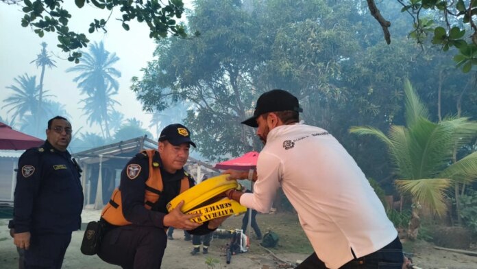 barranquilla-despliega-operativo-para-apoyar-el-control-del-incendio-en-isla-salamanca;-calidad-del-aire-sigue-bajo-vigilancia