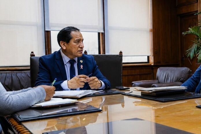 flavio-cruz-recibe-a-dirigentes-de-fenate-pero-portal-de-transparencia-registra-el-encuentro-con-un-dia-de-retraso