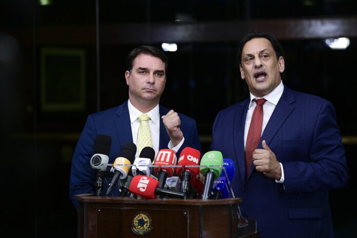 moraes-convoca-a-flavio-bolsonaro-a-declarar-el-28-de-julio-en-una-investigacion-por-difamacion