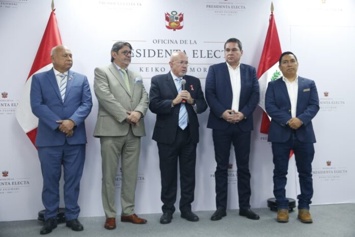 keiko-fujimori-se-reune-con-los-alcaldes-distritales-carlos-bruce,-carlos-canales,-eduardo-bless,-luis-de-la-matta-y-alexander-callan.