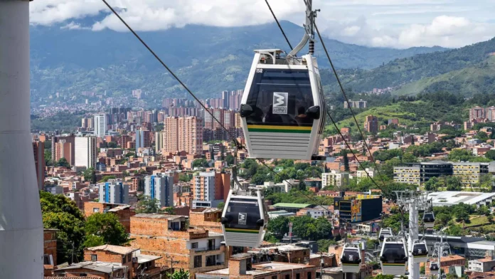 inaugura-feria-de-las-flores-de-medellin-en-medio-del-boom-salsero-y-la-despedida-de-blades