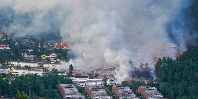 video-noruega:-un-incendio-provocado-mas-un-centenar-de-alojamientos