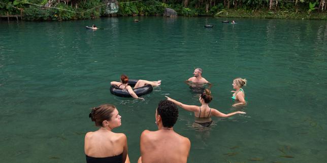 le-laos-ne-parvient-pas-etablir-la-causa-de-la-muerte-de-turistas-atribuida-en-2024-al-alcohol-frelate