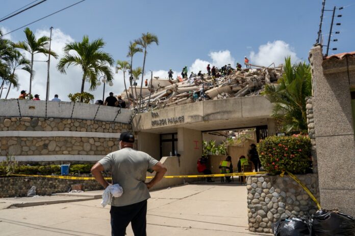 expertos-forenses-colombianos-llegaron-a-venezuela-para-ayudar-con-la-identificacion-de-los-cuerpos-tras-los-terremotos.