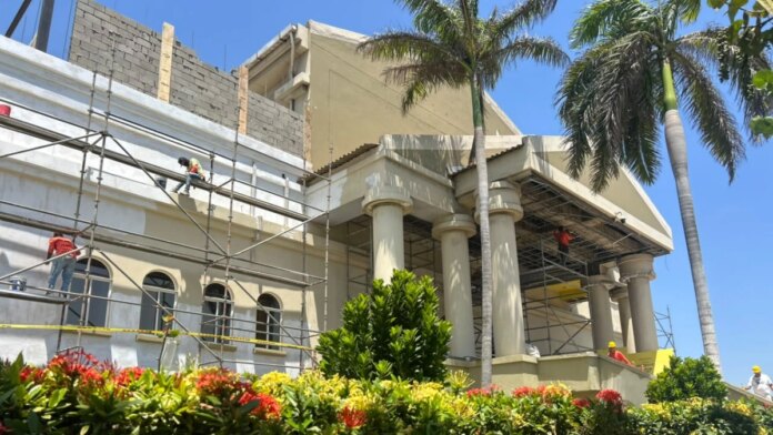 el-gobernador-del-atlantico,-eduardo-verano,-obras-de-inspeccion-de-la-futura-sede-presidencial-de-abelardo-de-la-espriella-en-barranquilla
