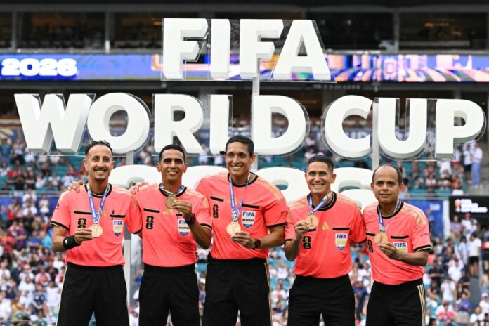 jesus-valenzuela-reunio-un-mundial-historico-para-el-arbitraje-venezolano