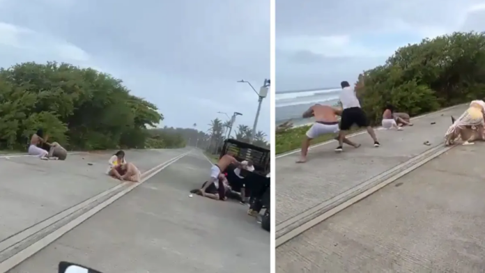 video-del-momento-en-que-turistas-protagonizan-una-fuerte-pelea-durante-un-recorrido-en-carrito-playero-en-san-andres