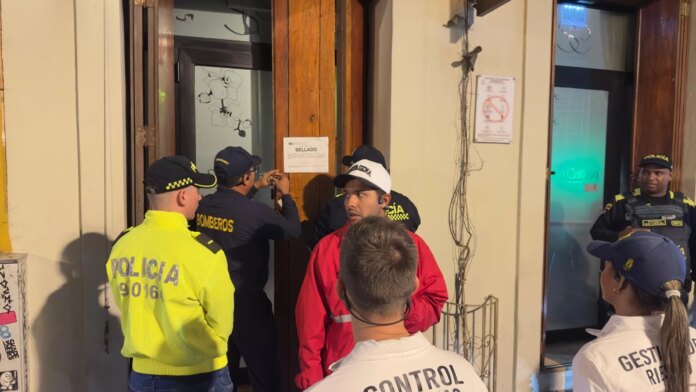 cierran-tres-reconocidos-establecimientos-nocturnos-del-centro-historico-de-cartagena:-autoridades-hallaron-fallas-en-aviones-de-emergencia
