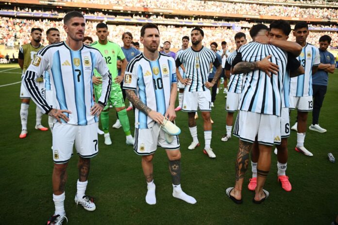 the-day-after:-a-somber-return-without-messi,-no-celebration-and-a-frustrated-holiday