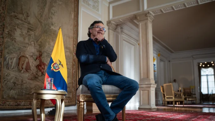 la-salida-del-petro-militar-de-colombia-fue-preestablecida,-no-una-protesta