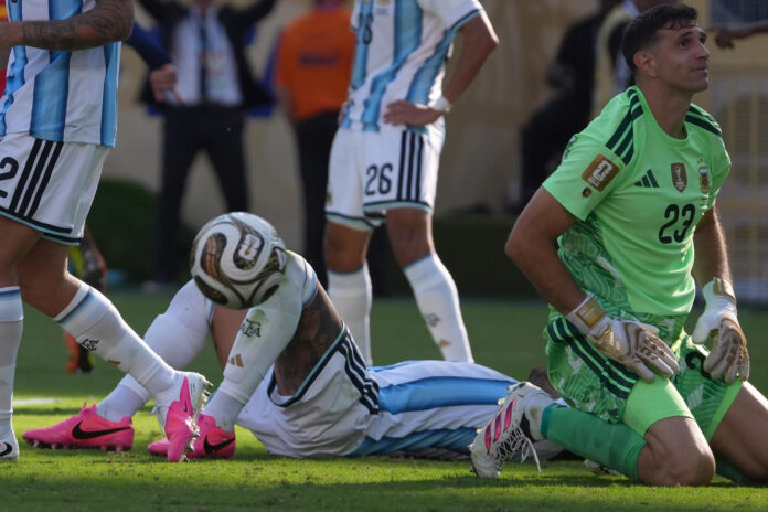 “dibu”-martinez-contempla-su-salida-de-la-seleccion-argentina