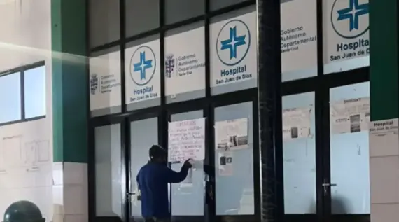 santa-cruz:-trabajadores-en-salud-advierten-con-un-paro-indefinido