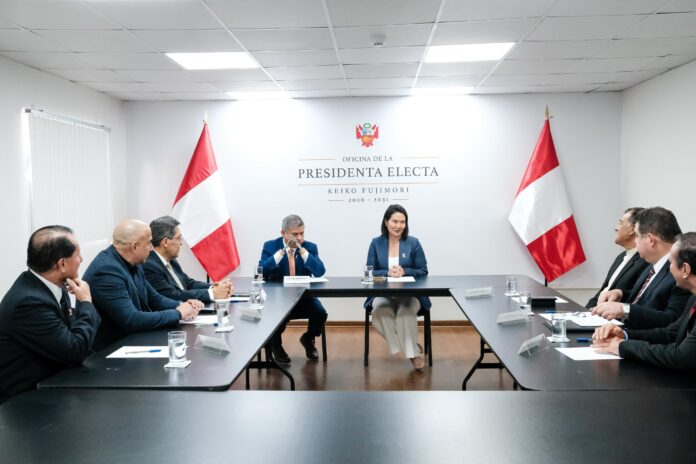 keiko-fujimori-y-representantes-de-iglesias-evangelicas-acuerdan-realizan-misa-de-accion-de-gracias-el-30-de-julio